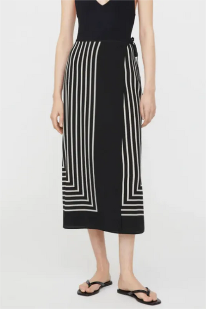 Geometric Patterns Warp Midi Skirt