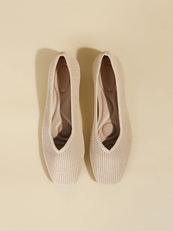 Pointed-toe Color V-cut Flats