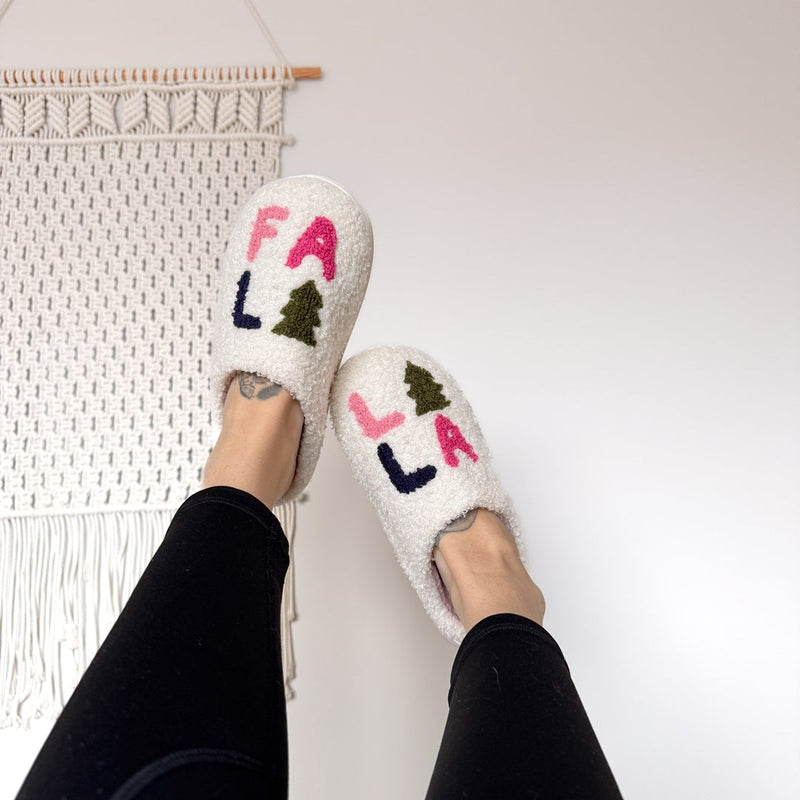 Elegantly Styled Slippers for Everyday Wear