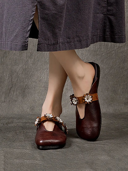 Elegantly Styled Slippers for Everyday Wear