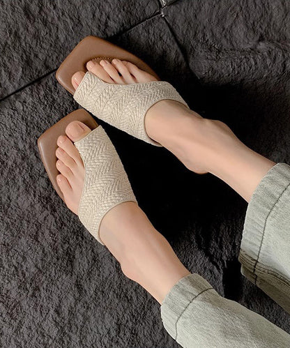 Effortlessly Elegant Sandals with a Timeless Design