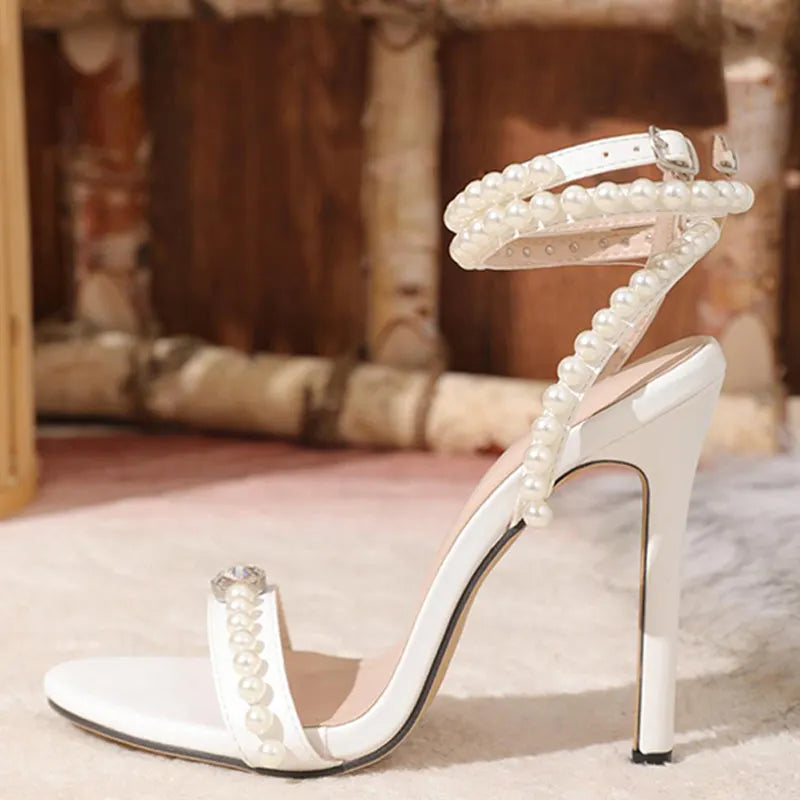 Effortlessly Elegant Shoes with a Timeless Design