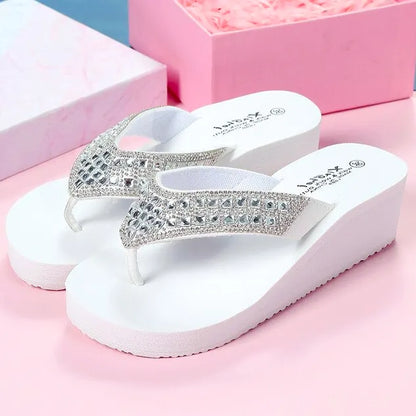 Casually Elegant Slippers with a Refined Edge
