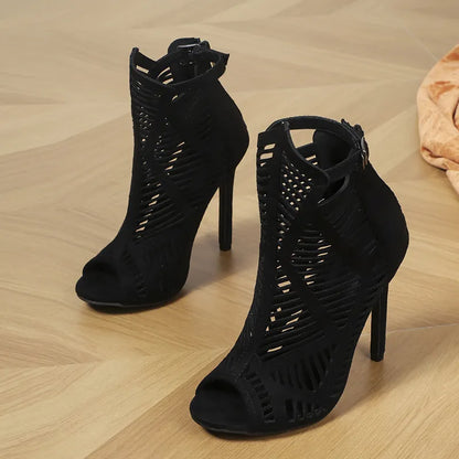 Subtly Elegant Boots with a Refined Vintage Look