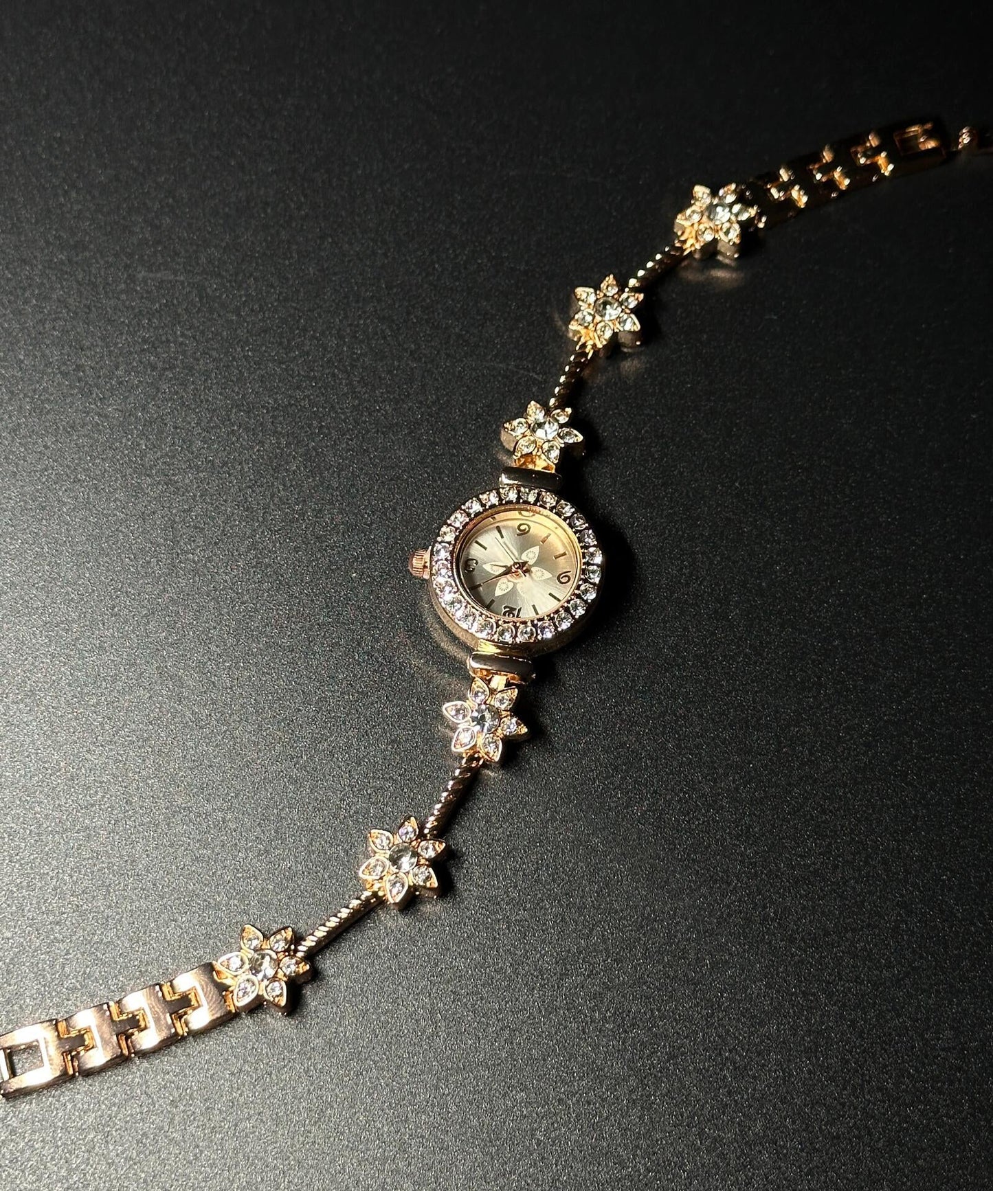 Stylish Gold Alloy Zircon Organic Glass Watches