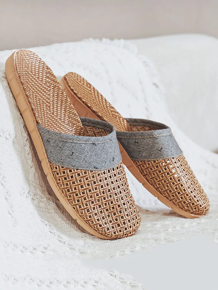 Effortlessly Elegant Slippers with a Timeless Design