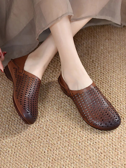 Classic Vintage Sandals with a Flattering Fit