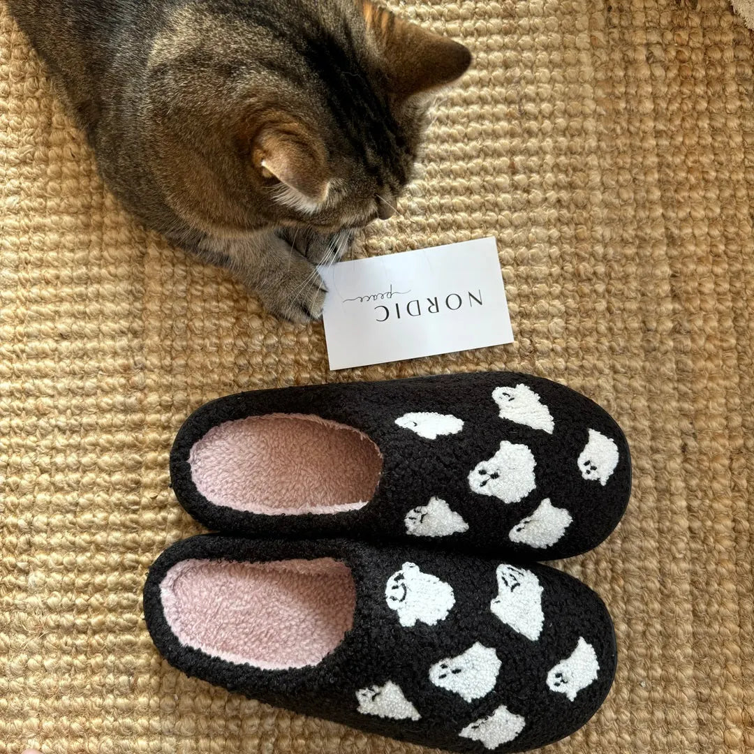 Finely Styled Slippers with a Classic Vintage Look