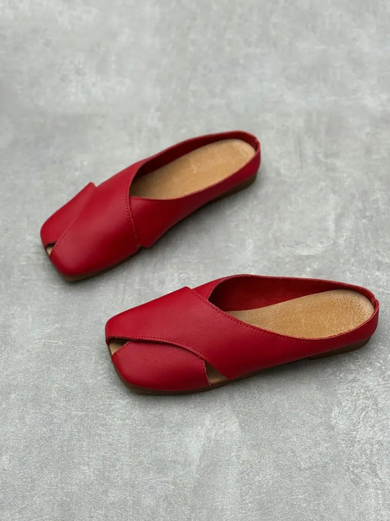 Finely Styled Slippers with a Classic Vintage Look