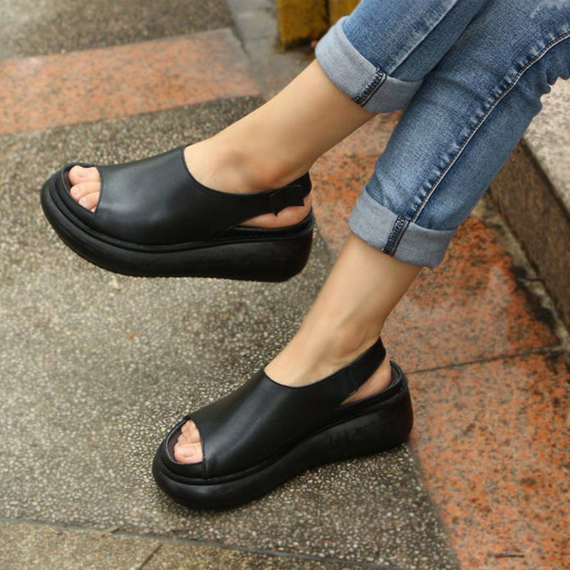 Casually Elegant Sandals with a Refined Edge