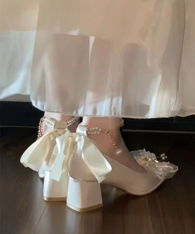 Subtly Elegant Shoes with a Refined Vintage Look