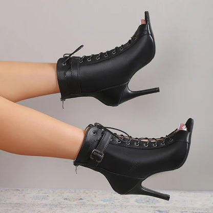 Classic Vintage Shoes with a Flattering Fit