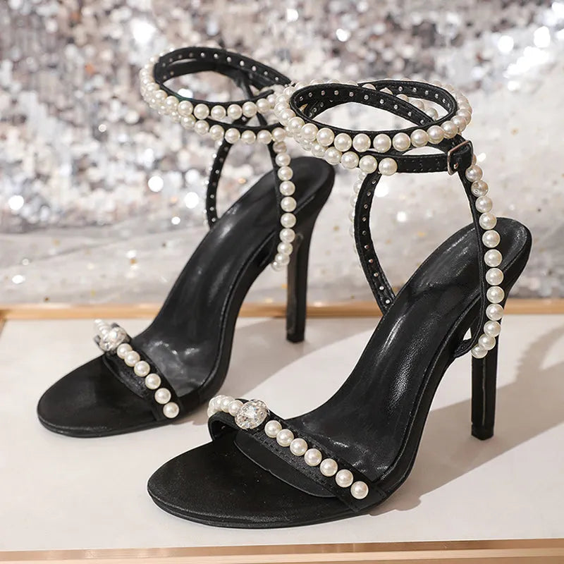 Subtly Elegant Shoes with a Refined Vintage Look