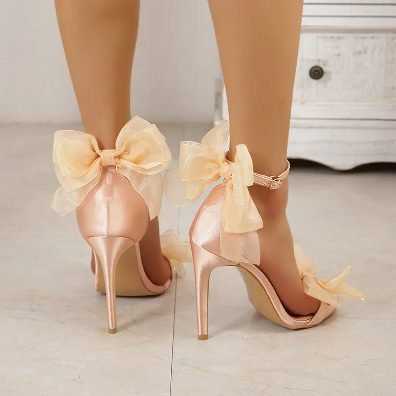 Subtly Elegant Shoes with a Refined Vintage Look