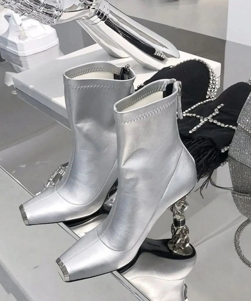 Beautifully Finished Boots in a Timeless Design