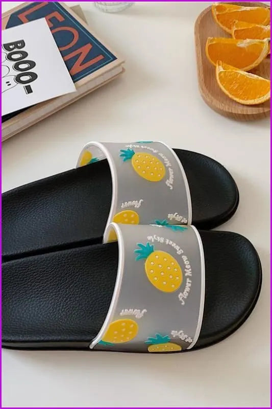 Effortlessly Elegant Slippers with a Timeless Design