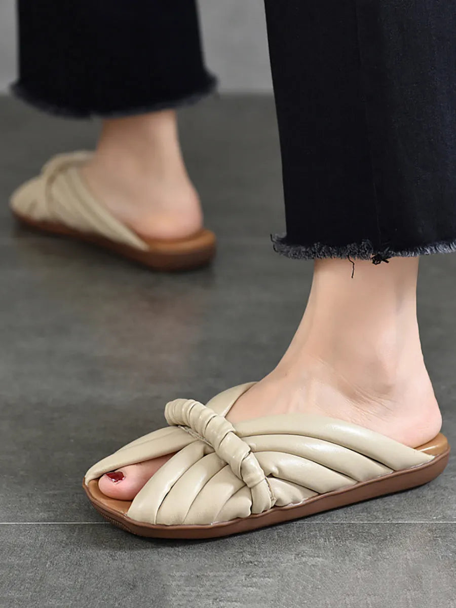Effortlessly Elegant Slippers with a Timeless Design