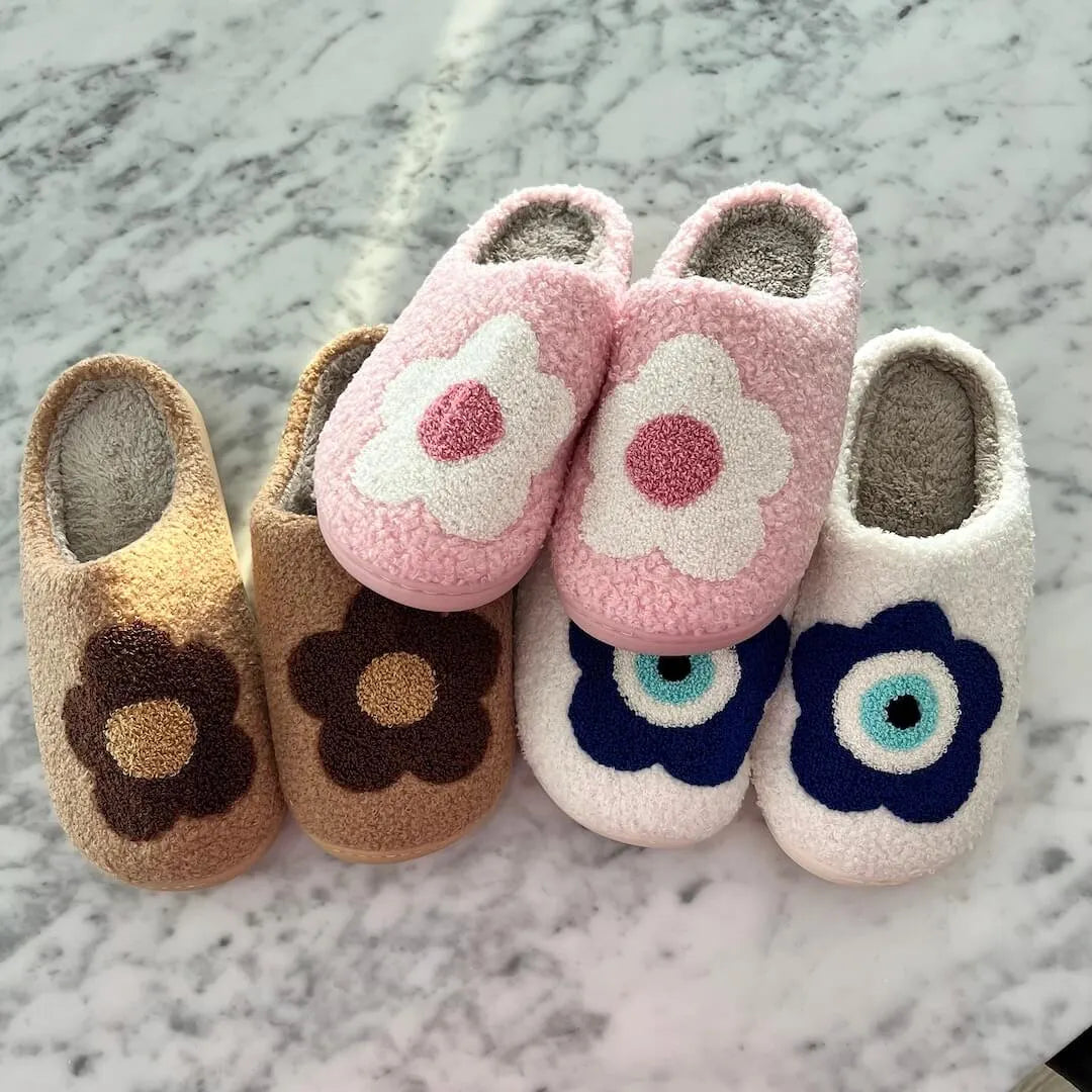 Elegantly Styled Slippers for Everyday Wear