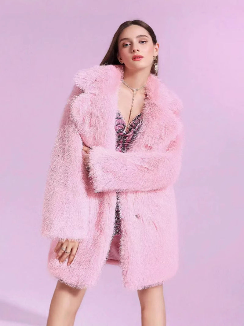 Beautifully Finished Coat in a Timeless Design