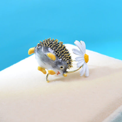 Hedgehog & Daisy Brooch