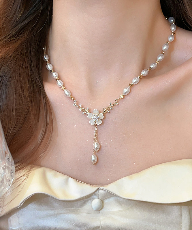 White Copper Alloy Pearl Tassel Pendant Necklace