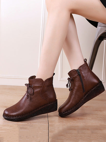 Effortlessly Elegant Boots with a Timeless Design