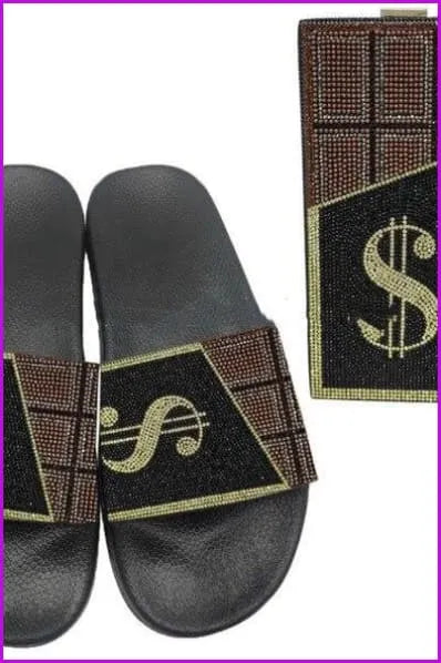 Elegantly Styled Slippers for Everyday Wear