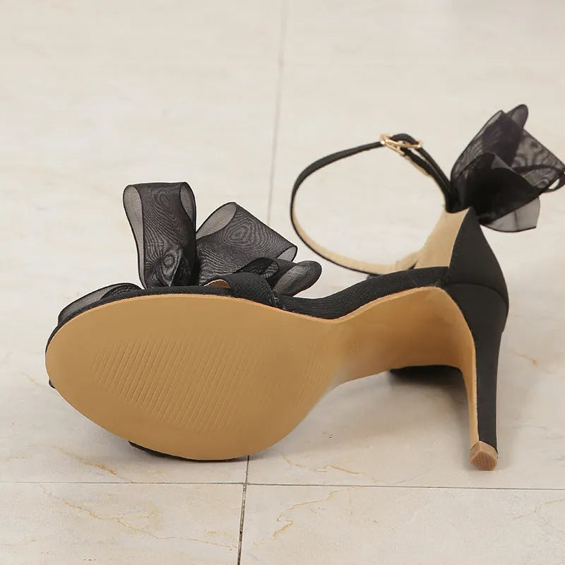Casually Elegant Shoes with a Refined Edge