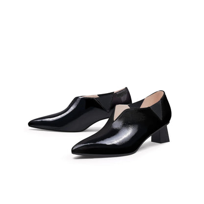 Casually Elegant Garment with a Refined Edge