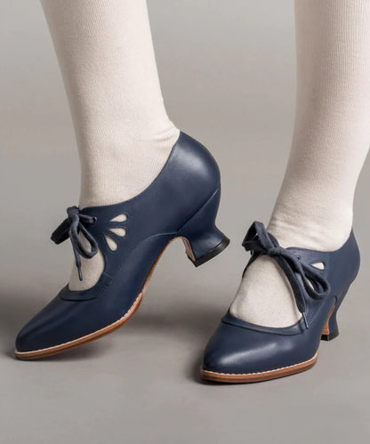 Effortlessly Elegant Heels with a Timeless Design