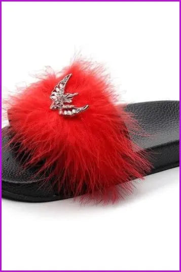 Casually Elegant Slippers with a Refined Edge