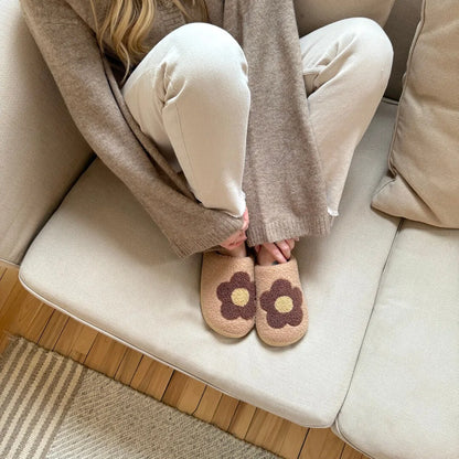 Elegantly Styled Slippers for Everyday Wear