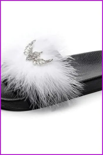 Classic Designed Slippers in a Timeless Cut