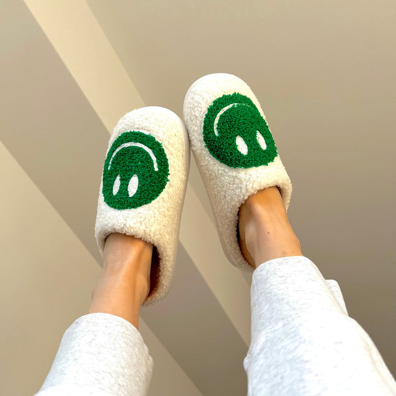 Effortlessly Elegant Slippers with a Timeless Design