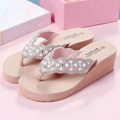 Casually Elegant Slippers with a Refined Edge