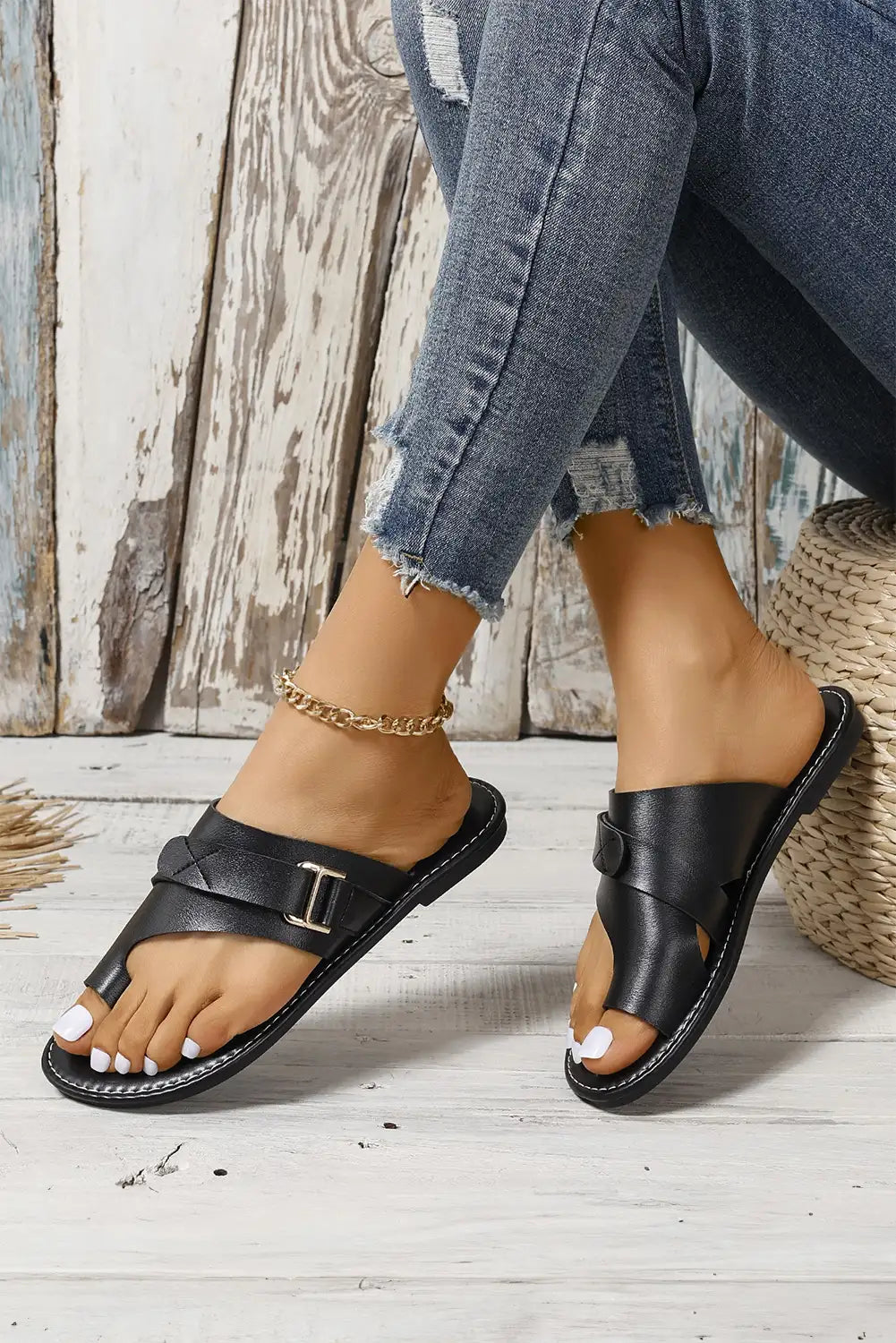 Black Toe Ring Sandals