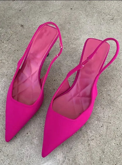 Effortlessly Elegant Heels with a Timeless Design