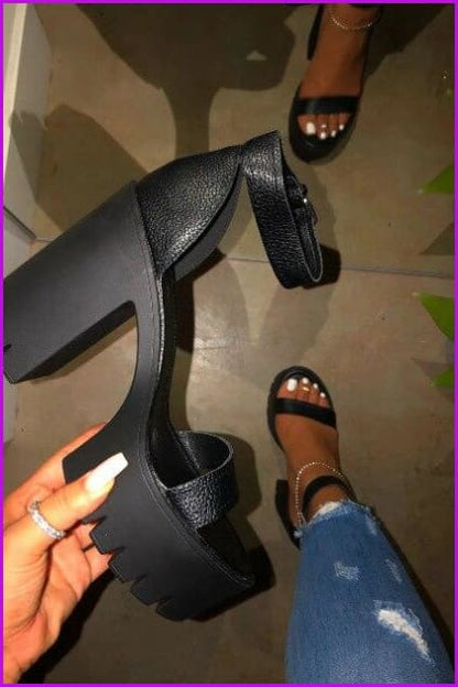 Casually Elegant Heels with a Refined Edge