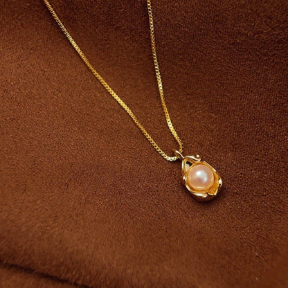 Dorothy Pearl Necklace