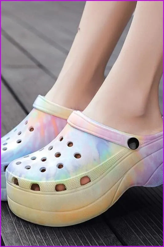 Elegantly Styled Slippers for Everyday Wear