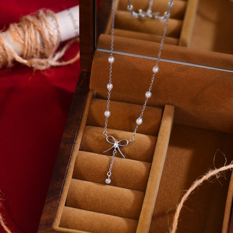 Bella Bow Necklace