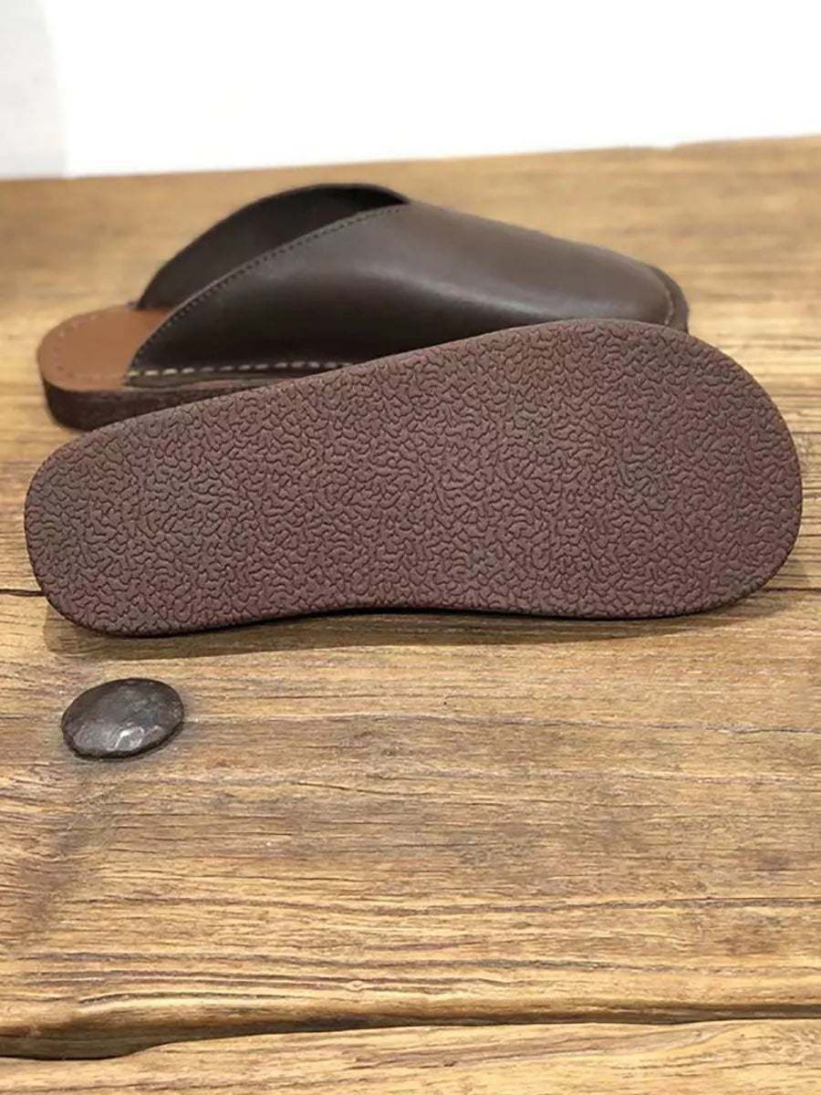 Effortlessly Elegant Slippers with a Timeless Design