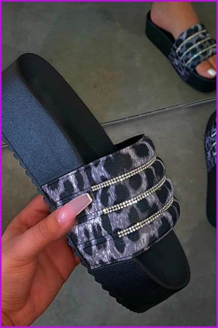 Thick Platforms Slippers Beach Sandals F693