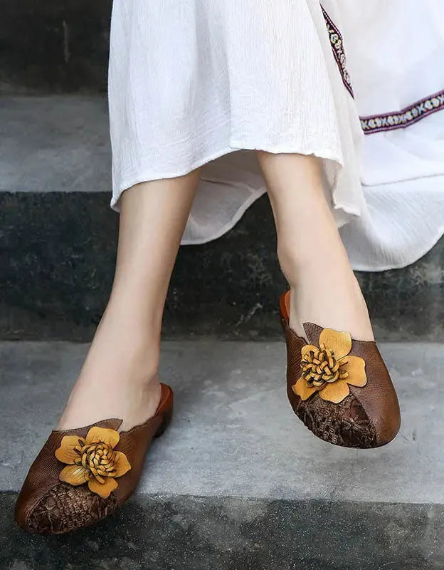 Effortlessly Elegant Slippers with a Timeless Design