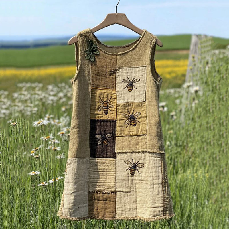 Women's Vintage Bee Art Print Tank Top elevenforest
