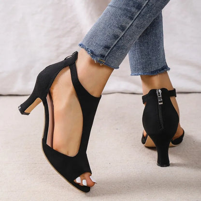Classic Designed Shoes in a Timeless Cut
