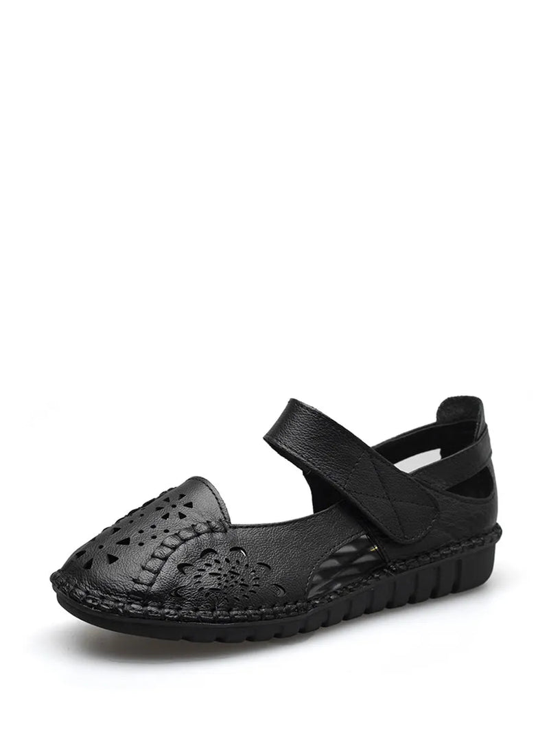 Casually Elegant Sandals with a Refined Edge