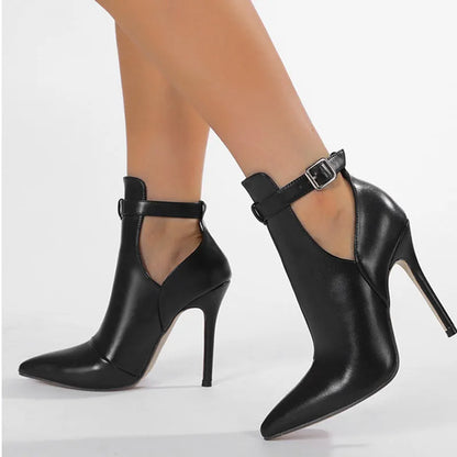 Classic Designed Shoes in a Timeless Cut