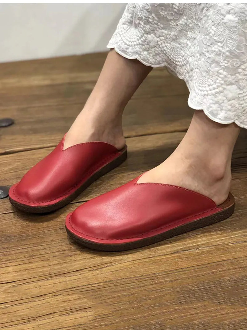 Effortlessly Elegant Slippers with a Timeless Design