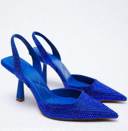 Effortlessly Elegant Heels with a Timeless Design